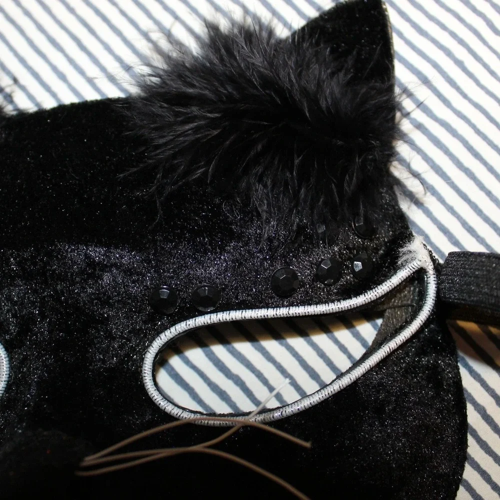 Black Cat Sequin Faux Fur Silver Accents Masquerade Mask Halloween Costume‎